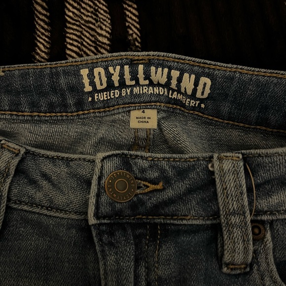 Size 4 boot cut jeans - Picture 2 of 2